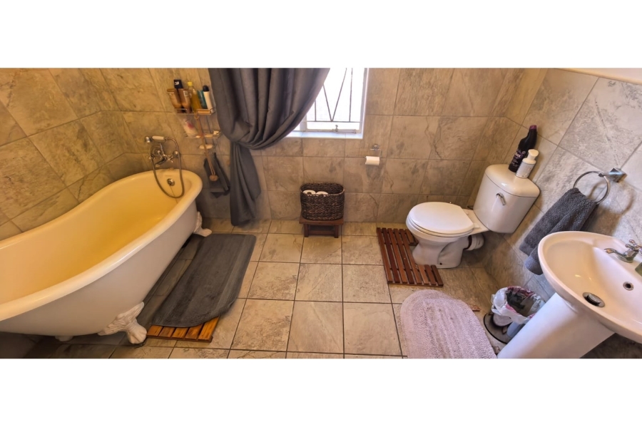 4 Bedroom Property for Sale in Beaconsfield Northern Cape